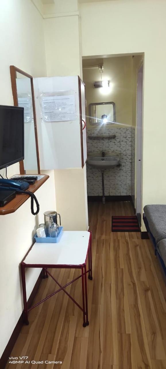 Hotel Parth Residency 콜라푸르 외부 사진